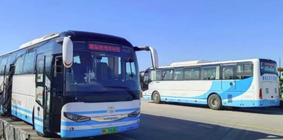 乘坐城際4號線，打卡布魯維斯、那香海、海草部落，連線貓頭山、火炬八街。